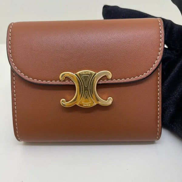 [BUNJANG] Celine Triomphe Flap Wallet Shiny Lambskin / 스몰 트리옹프 플랩 지갑 - 부드러운 샤이니 램스킨