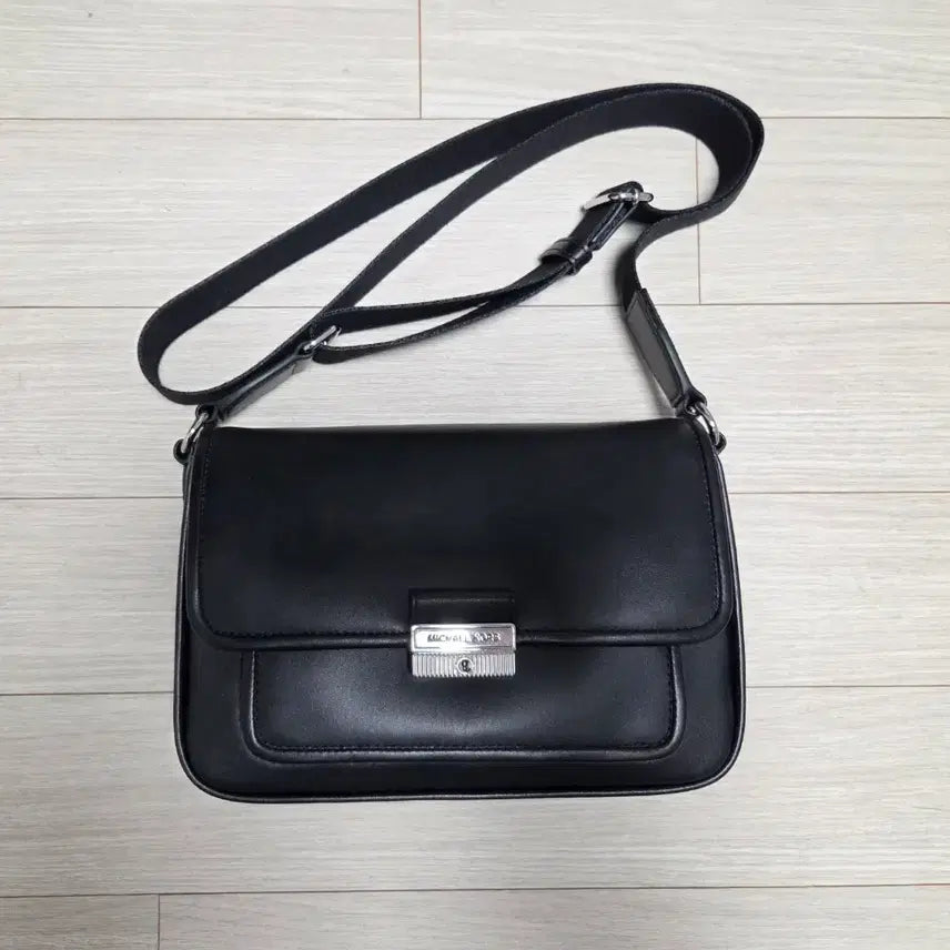 [BUNJANG] Michael Kors Leather Handbag / 마이클코어스 정가80 핸드백 가방 새제품 15에 팝니다