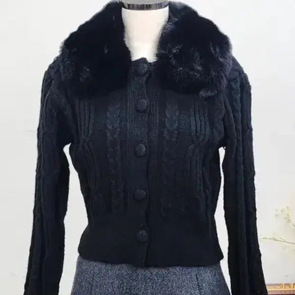 [BUNJANG] Black Fur Collar Cable Knit Cardigan / 블랙 퍼 카라 케이블 꽈배기 니트 가디건