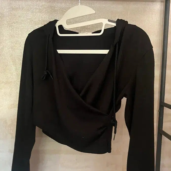 [BUNJANG] Rap Design Crop Hoodie / 랩 디자인 크롭 후드티