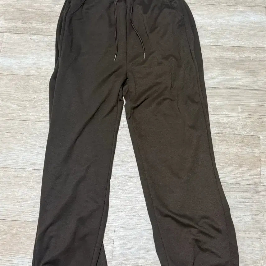 [BUNJANG] Wide Pintuck Training Pants Brown / 와이드 핀턱 트레이닝 팬츠 브라운