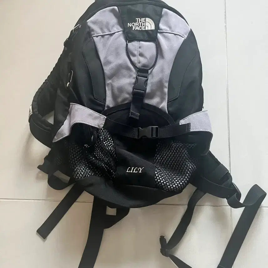 [BUNJANG] The North Face Backpack Black/Grey / 노스페이스 백팩 블랙/그레이