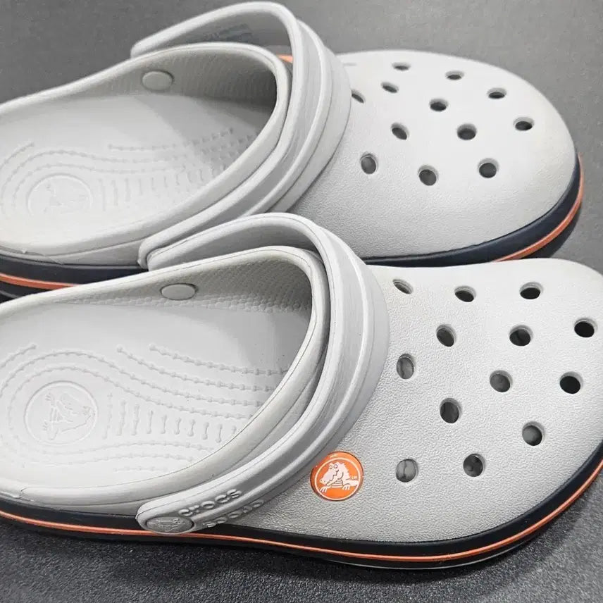 [BUNJANG] Crocs Crocband Clog Light Grey Navy (W6 / 230mm) / 크록스 크록밴드 클로그 라이트그레이 네이비 (230 / W6)