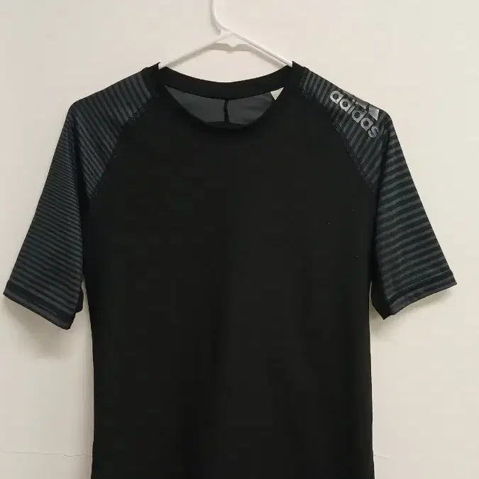 [BUNJANG] Adidas Short Sleeve T-Shirt Black / 아디다스 반팔 티셔츠 블랙