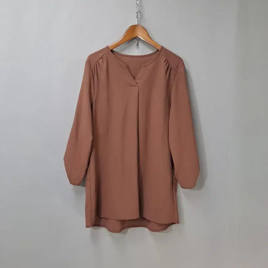 [BUNJANG] CHAIZE Brown V-Neck Roll-Up Blouse / CHAIZE 브라운색 브이넥 롤업 블라우스