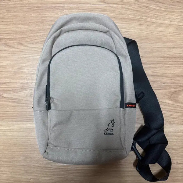 [BUNJANG] Kangol Sling Bag Beige / 캉골 슬링백 베이지