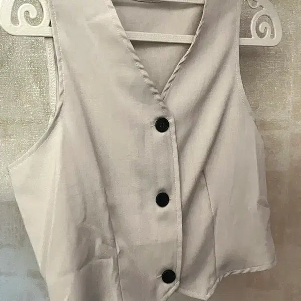 [BUNJANG] Sleeveless Vest Beige Three-Button Basic Item / 민소매 조끼 베스트