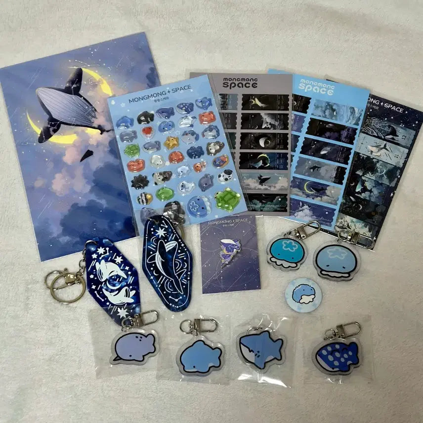 [BUNJANG] Mongmongs Bestyu Bundle Set Sticker, Keyring, Badge, Poster Deco Supplies / 일괄) 몽몽스베쮸 스티커, 키링, 뱃지, 포스터 다꾸 봉봉드롭