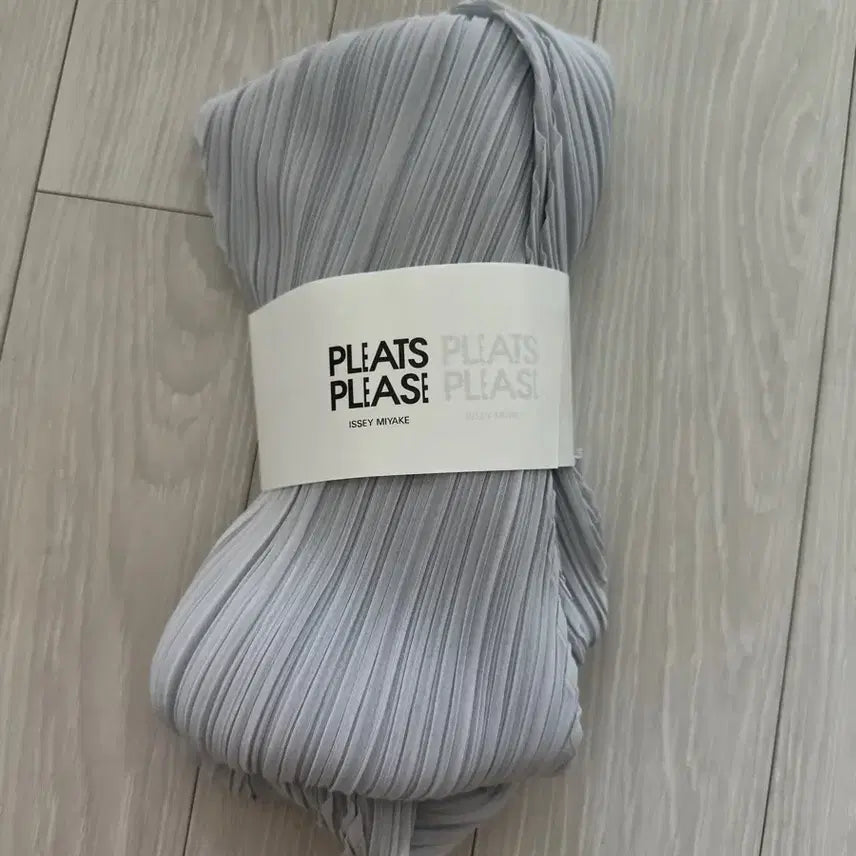[BUNJANG] Pleats Please Issey Miyake Basic Scarf Light Gray / 플리츠 플리즈 이세이 미야케 베이직 스카프 라이트 그레이