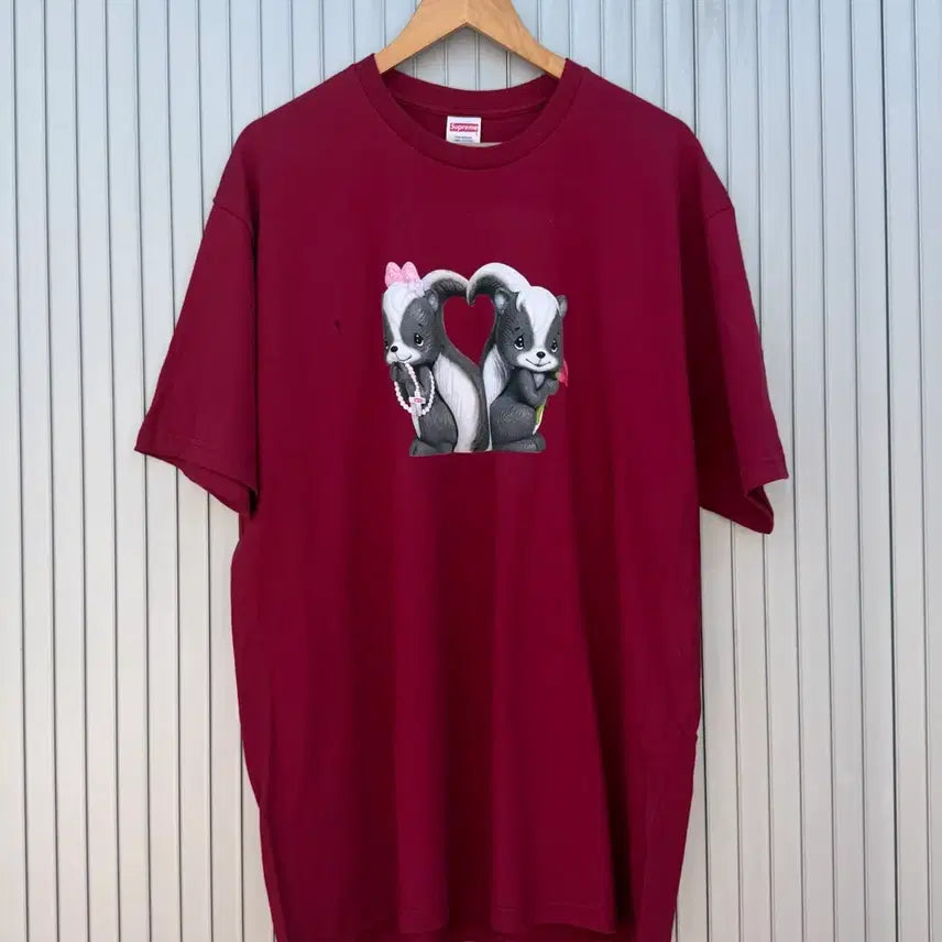 [BUNJANG] Supreme 26SS Skunk Tee Cardinal / 슈프림 26SS 스컹크 티셔츠