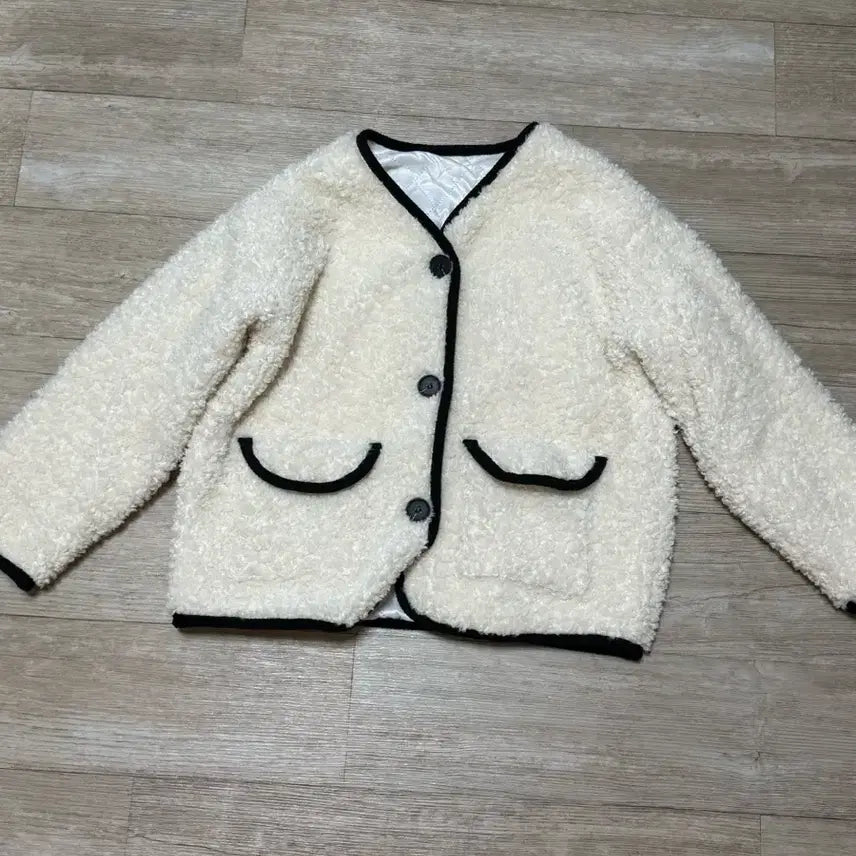 [BUNJANG] Shearling Cropped Jacket - Ivory / 양털 뽀글이 크롭 자켓 아이보리
