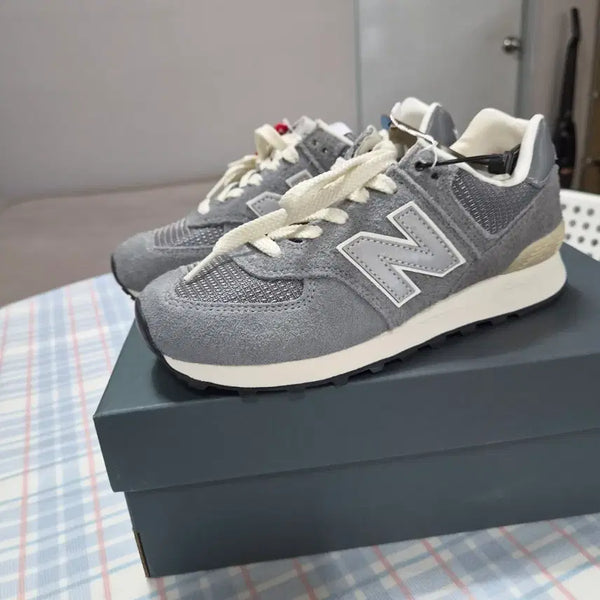 [BUNJANG] New Balance 574 Grey Sneakers 240 / 뉴발란스 574 그레이 스니커즈 240 운동화