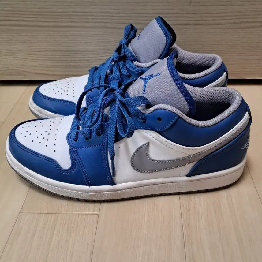 [BUNJANG] Nike Jordan 1 Low True Blue Cement Grey Sneakers / 나이키 조던 1 로우 트루 블루 시멘트 그레이 스니거즈. 사이즈 250