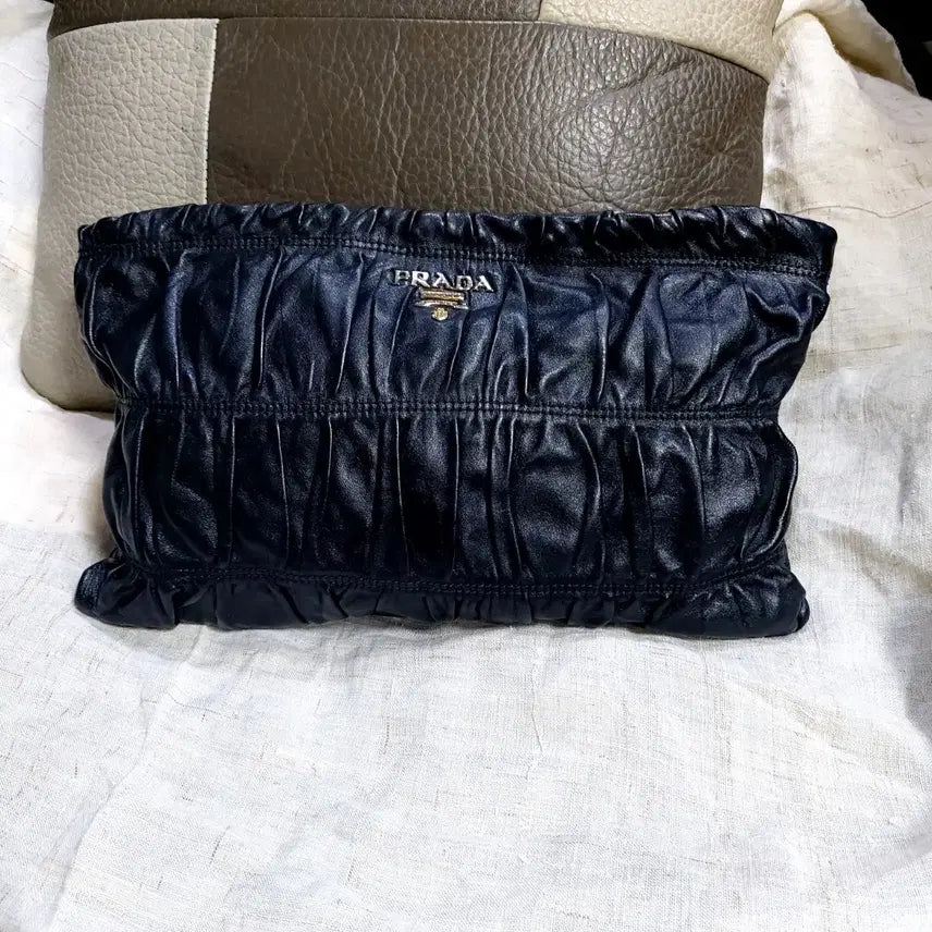[BUNJANG] Prada Nappa Gaufre Leather Clutch Bag / 프라다    나파  고프레  양가죽  클러치백