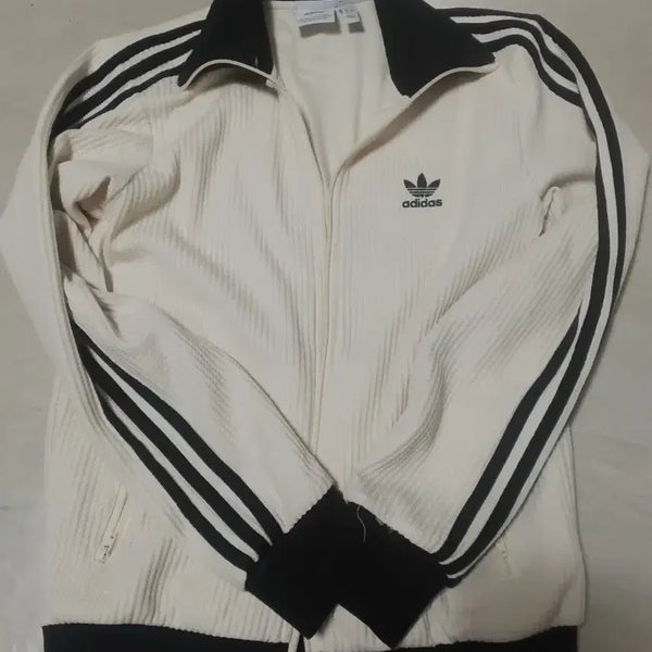 [BUNJANG] Adidas Waffle Zip-Up Track Jacket Size S / 급처! (정가 100000 만원) s사이즈 와플져지 잘 안보이는 자국이 잇습니다..ㅡㅜ 제발 사주세요!,