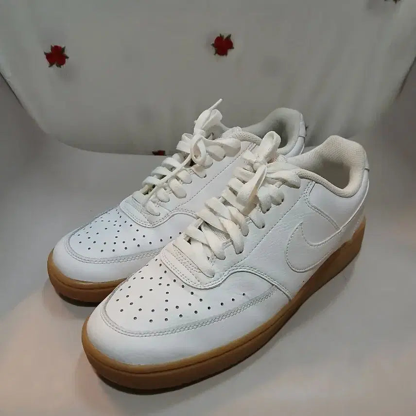 [BUNJANG] Nike Court Vision Low White Gumsole Sneakers 265mm / 나이키 코트 비전 로우 흰색 껌솔 운동화 265mm