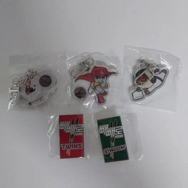 [BUNJANG] KBO Lotte Food Keychain, Badge / kbo 롯데웰푸드 키링,뱃지 판매합니다