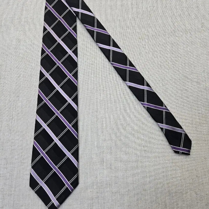 [BUNJANG] Michael Kors Silk Necktie Black Purple Check / 마이클코어스 실크 넥타이 블랙 퍼플 체크 (414