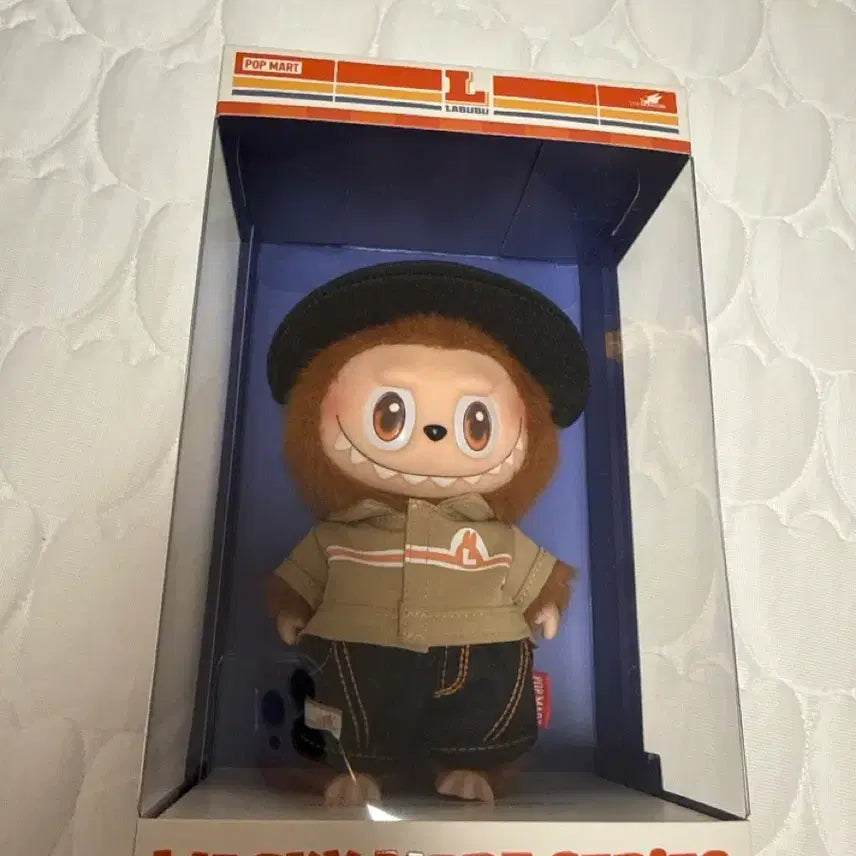 [BUNJANG] Pop Mart Labubu Convenience Store Manager Keyring (Sealed) / 팝마트 라부부 편의점 점장 키링 미개종 새상품