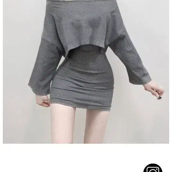 [BUNJANG] SOONNE Off-Shoulder Two-Piece Set - Grey / 순느 오프숄더 투피스 그레이
