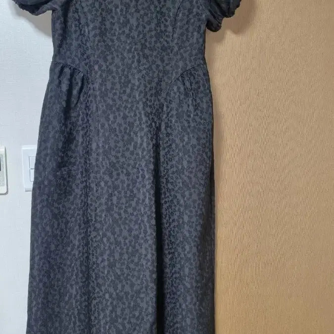 [BUNJANG] Riel Volume Sleeve Dress / 리엘 볼륨 원피스 프리
