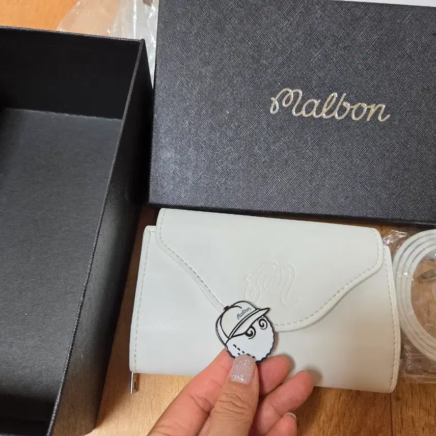 [BUNJANG] Malbon Golf White Wallet & Belt Set with Golf Ball Keyring / 말bon 골프 화이트 지갑 + 벨트 세트