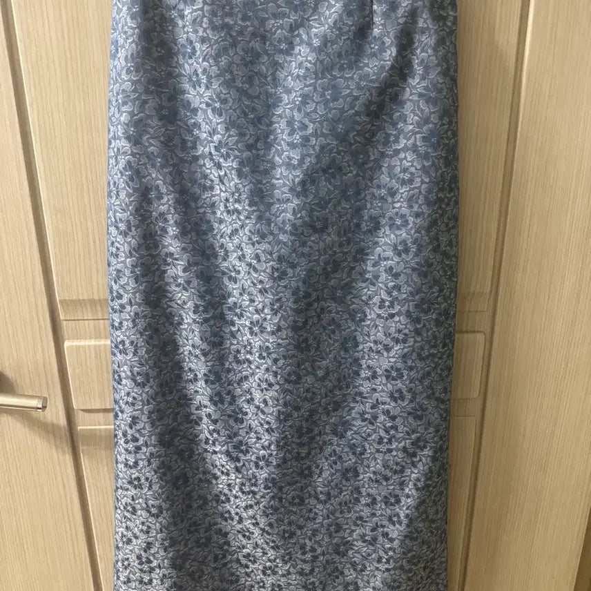 [BUNJANG] HWI Botanic Maxi Skirt Blue / HWI 보타닉 맥시 스커트 블루 (BOTANIC MAXI SKIRT [BLUE])