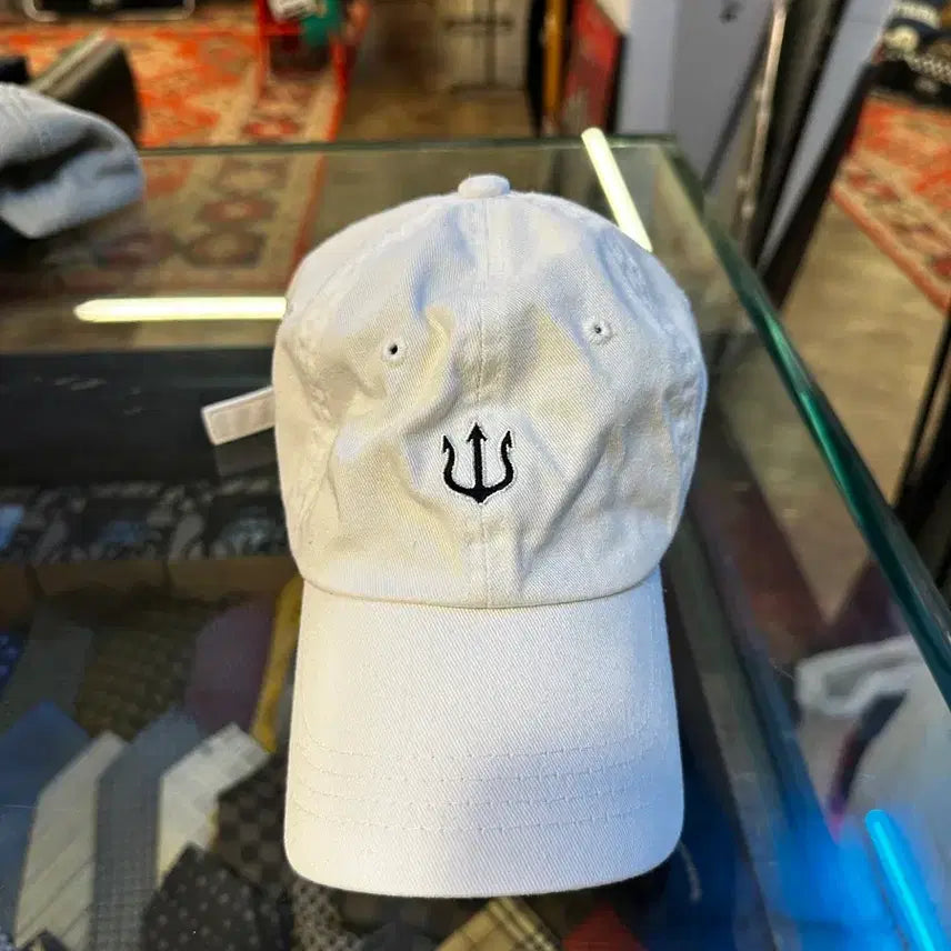 [BUNJANG] Verutum Trident Cap White / 베루툼 트라이던트 캡 화이트