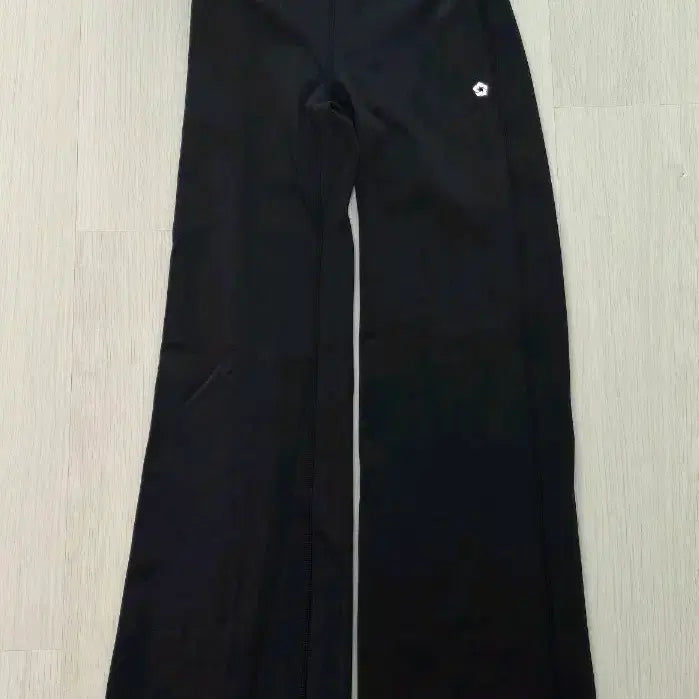 [BUNJANG] Mulawear Black Bootcut Leggings / [뮬라웨어] 블랙 부츠컷 레깅스