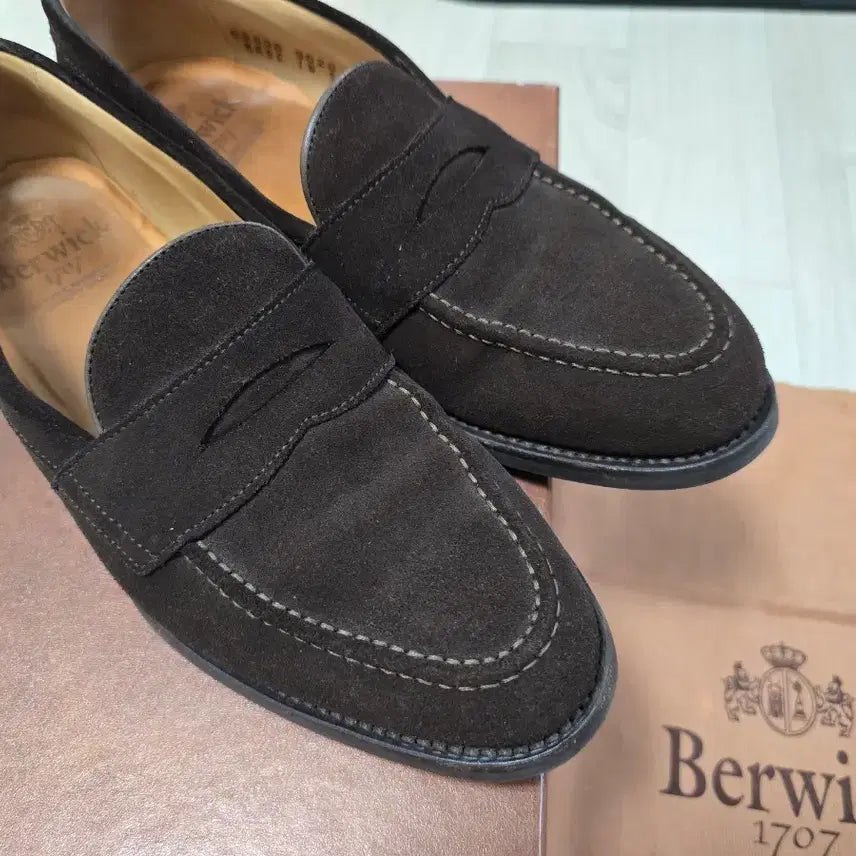 [BUNJANG] Berwick Penny Loafers Suede Dark Brown / 버윅 페니 로퍼 스웨이드 다크 브라운