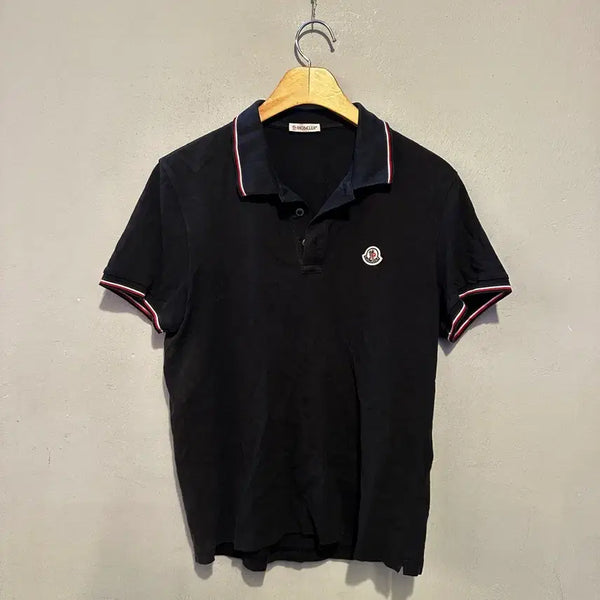 [BUNJANG] Moncler Logo Patch Short Sleeve Polo Shirt / 몽클레어 로고 패치 반팔 카라티