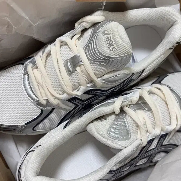 [BUNJANG] Asics Gel Stratus MC Sneakers Cream/Pure Silver / 아식스 운동화 젤 스트라터스 엠씨 새상품 235 (CREAM/PURE SILVER)
