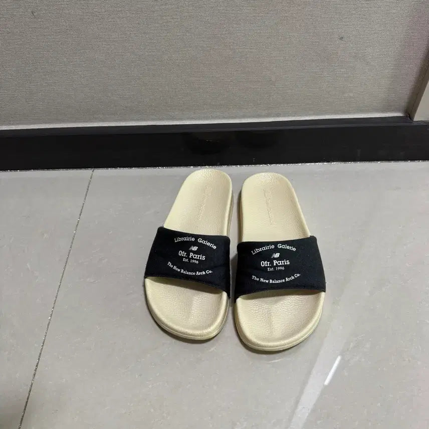 [BUNJANG] New Balance OFR Collaboration Slippers / 뉴발란스 ofr 콜라보 슬리퍼