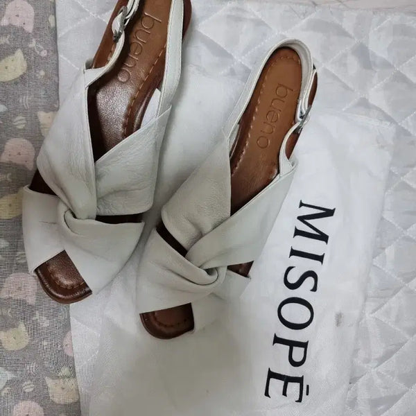 [BUNJANG] MisoPe White Braided Strap Leather Sandals 240 / 미착용 새거 미소페 화이트 꼬임 스트랩 가죽 샌들 240