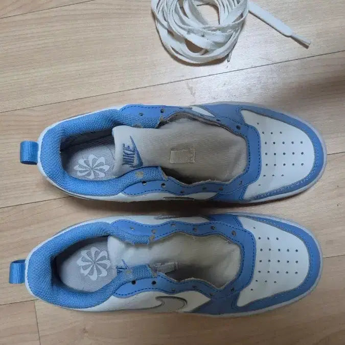 [BUNJANG] Nike Sneakers White/Blue Size 235 / 나이키 단화 운동화 화이트/블루 235
