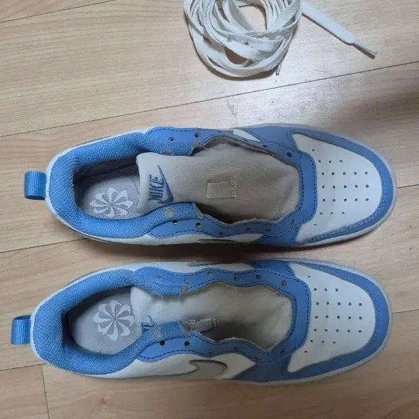 [BUNJANG] Nike Sneakers White/Blue Size 235 / 나이키 단화 운동화 화이트/블루 235