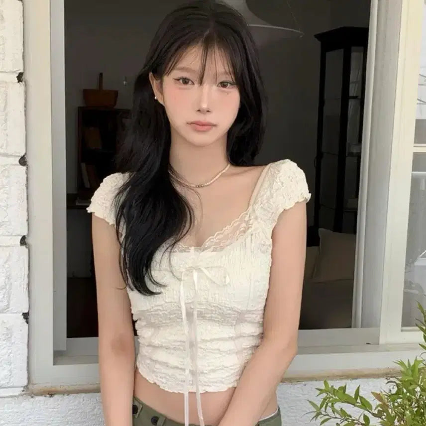 [BUNJANG] Modi Mood Lace Ribbon Blouse / 에이블리 모디무드 레이스 리본 블라우스 교신