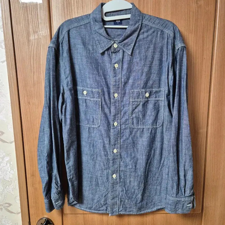 [BUNJANG] Uniqlo Chambray Shirt Medium Blue / 유니클로 샴브레이셔츠 M 67blue