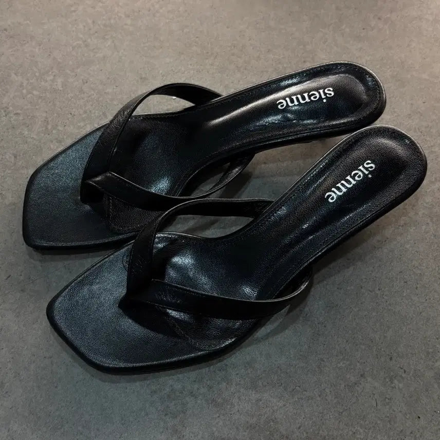 [BUNJANG] Sienne Black Kitten Mule Thong Heels Size 37 / 시엔느 블랙 키튼뮬 쪼리힐 37