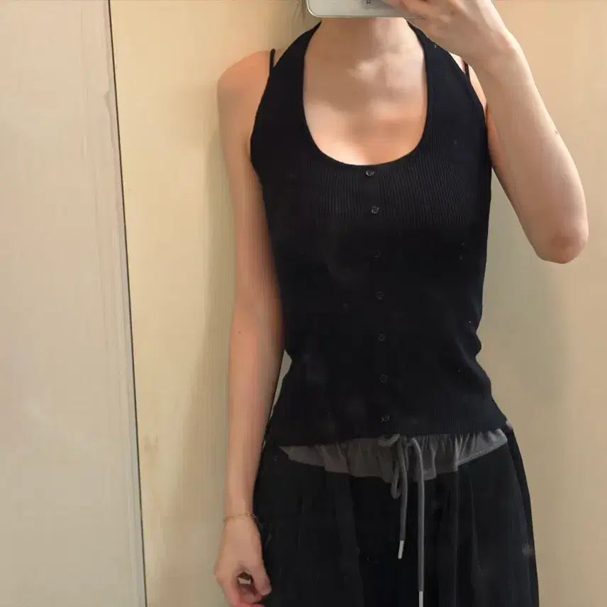 [BUNJANG] Badelly Ribbed Halterneck Knit Tank Top / 블랙 골지 홀터넥 니트 나시 에이블리 수입의류 베이델리 프롬데이원 히니크