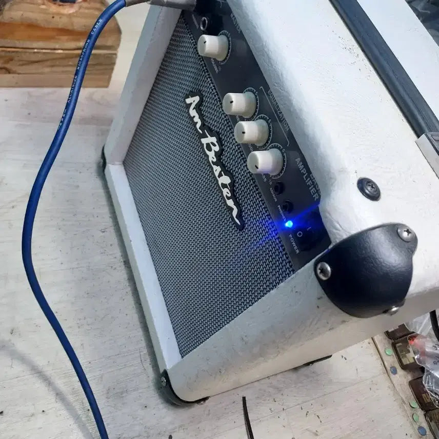 [BUNJANG] Ampeg BA-115 15W Bass Amplifier / 암베스텐  15와트 가정용 베이스 앰프