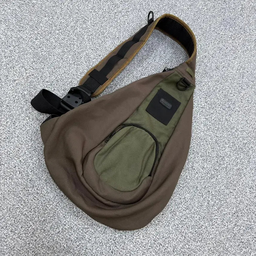 [BUNJANG] Kipling Sling Bag Body Bag 0805J2 / 키플링 슬링백 바디백 0805J2