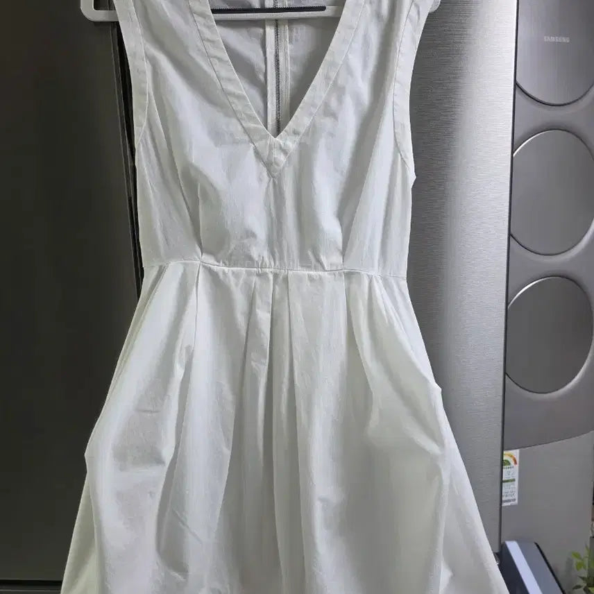 [BUNJANG] Miu Miu White V-Neck Mini Dress / 미우미우 원피스 화이트 정품