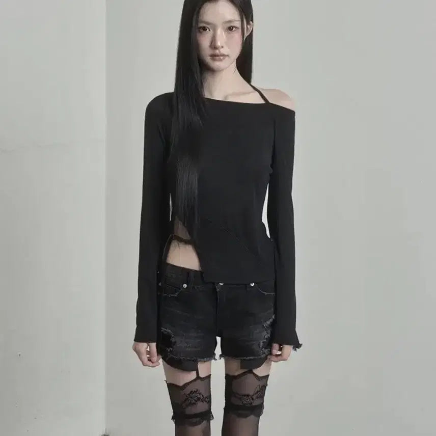 [BUNJANG] Inegi Buckle Cutout Top / 이네기 버클 컷아웃 탑