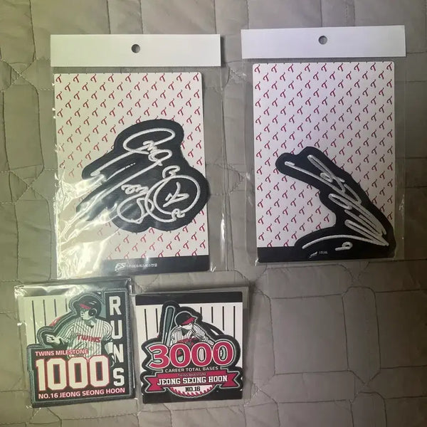 [BUNJANG] LG Twins Jeong Seong-hoon & Lee Byung-kyu Signed Baseball Patches Bundle Set / 엘지 트윈스=LG TWINS 16번 정성훈&9번 이병규 와팬(패치) 일괄판매