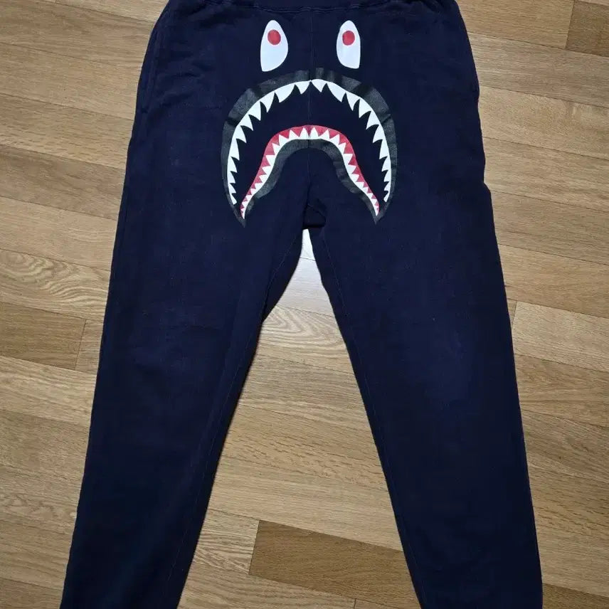 [BUNJANG] BAPE Shark Jogger Pants Navy M (30-32) / 매장판 베이프 샤크 조거팬츠 M(30~32)