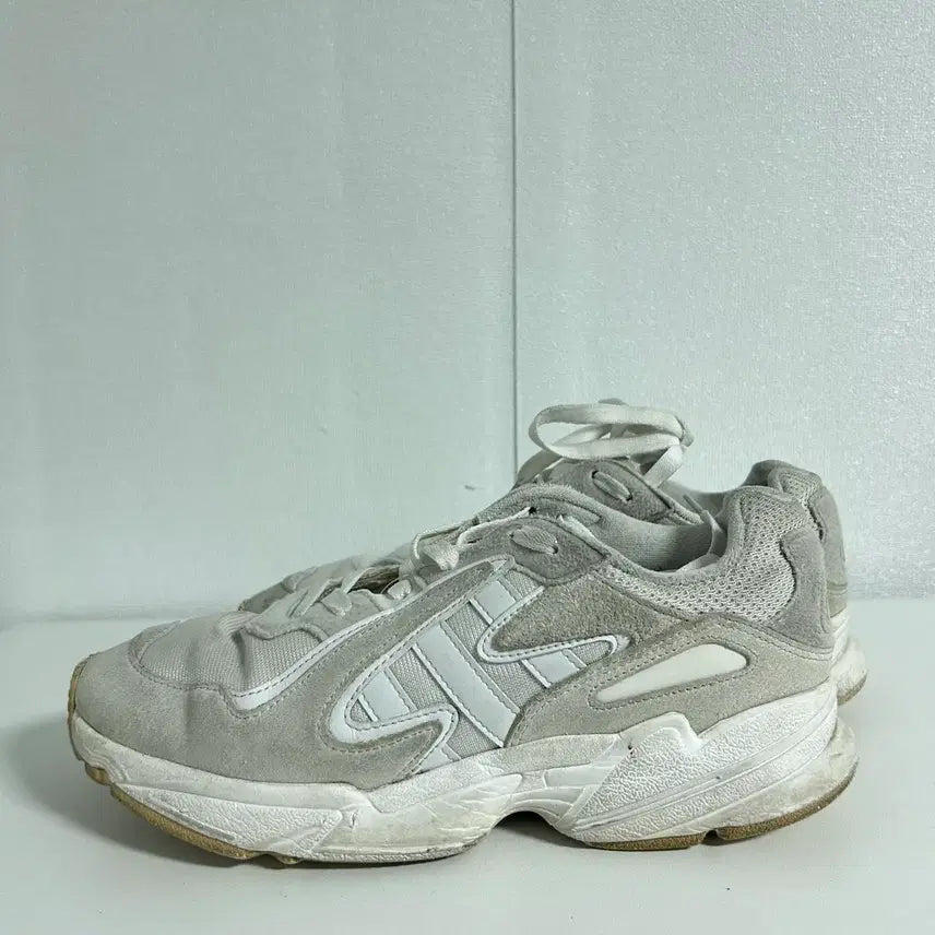 [BUNJANG] Adidas Yung-96 Chasm Crystal White (260) / 아디다스 영-96 캐즘 크리스탈 화이트 (260)