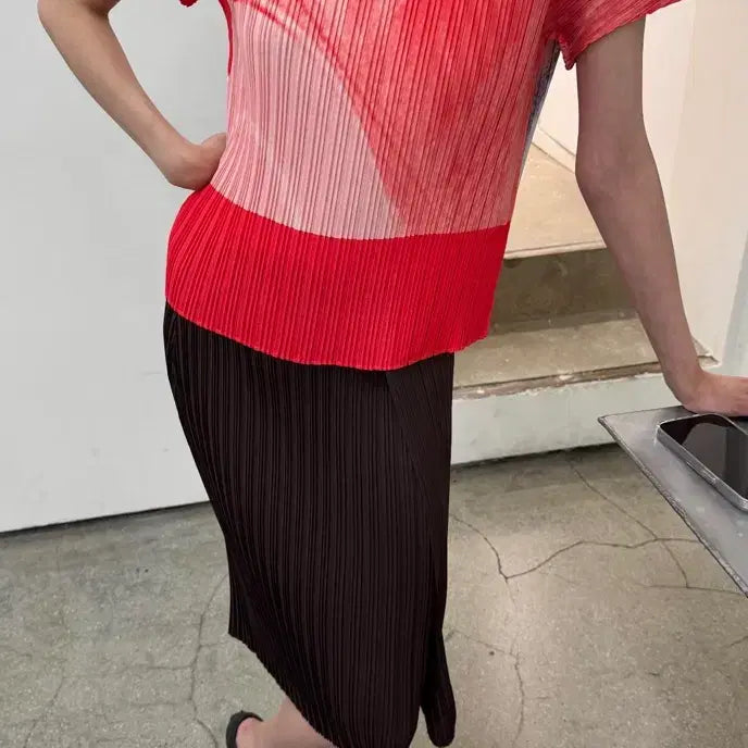[BUNJANG] Poco Poco Studio Airy Sheen Top (Red) / 포코포스카 airy sheen top (red)