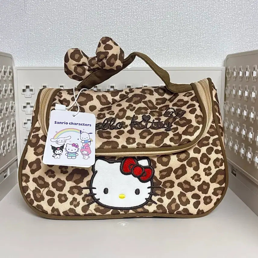 [BUNJANG] Hello Kitty Leopard Pouch Bag / 헬로키티 레오파드 파우차 가방 새상품