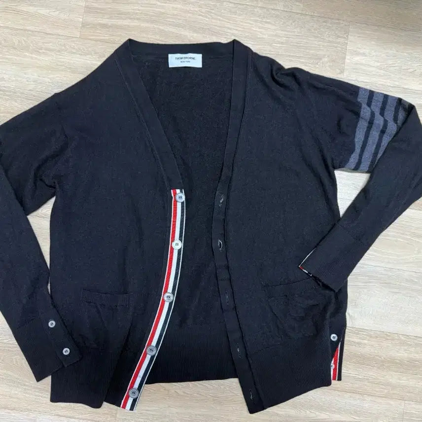 [BUNJANG] Thom Browne 4-Bar Cardigan Black Size 5 (Fits 100) / 톰브라운 가디건 블랙 4선완장 5사이즈 실측 100